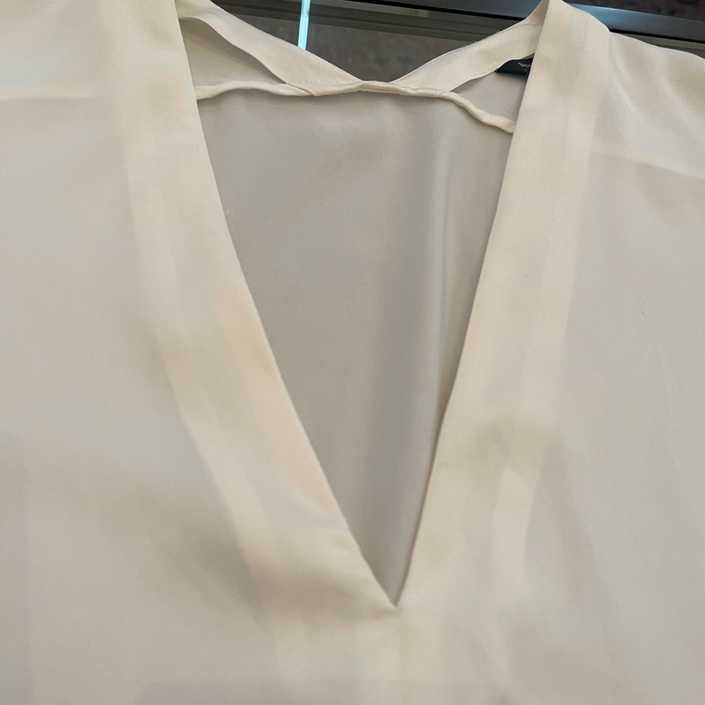 Banana Republic Dolman Sleeve V-Neck Blouse - Picture 7 of 9